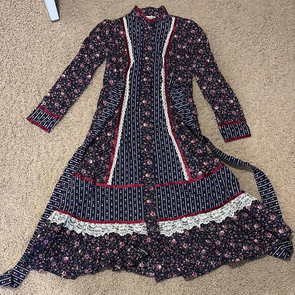 Gunne Sax Navy and Red Floral Long Sleeve Dress